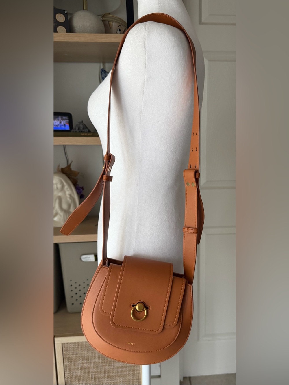 JW PEI Cognac Brown Saddle Crossbody Bag Gold Ring Turn Lock